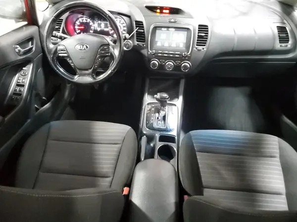 3KPFL4A75HE020591 2017 KIA FORTE - Image 8