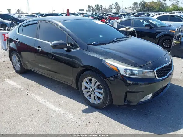 3KPFL4A75HE020753 2017 KIA FORTE - Image 1