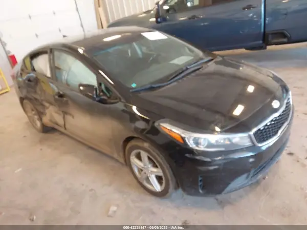 3KPFL4A75HE022714 2017 KIA FORTE - Image 1