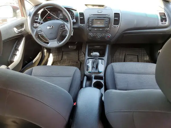 3KPFL4A75HE025466 2017 KIA FORTE - Image 8