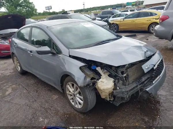3KPFL4A75HE027668 2017 KIA FORTE - Image 1