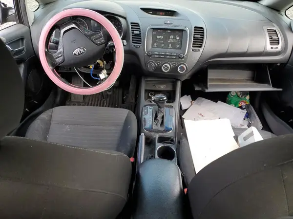 3KPFL4A75HE029226 2017 KIA FORTE - Image 8
