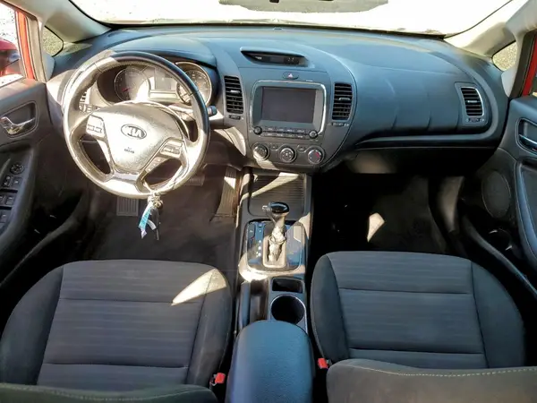 3KPFL4A75HE031901 2017 KIA FORTE - Image 8