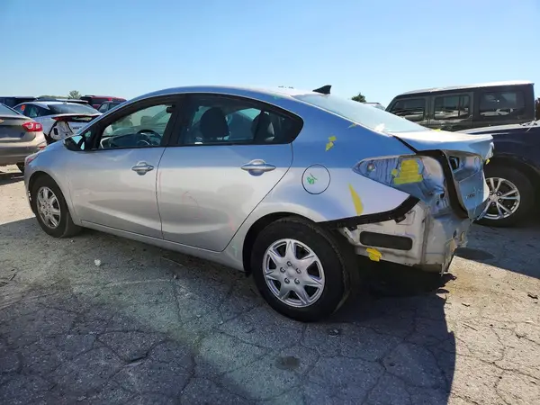 3KPFL4A75HE031929 2017 KIA FORTE - Image 2