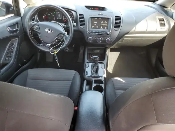3KPFL4A75HE033275 2017 KIA FORTE - Image 8