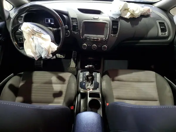 3KPFL4A75HE038976 2017 KIA FORTE - Image 8
