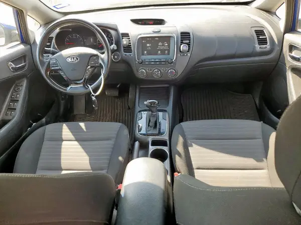 3KPFL4A75HE040176 2017 KIA FORTE - Image 8