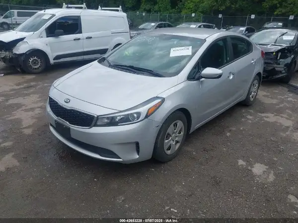 3KPFL4A75HE041568 2017 KIA FORTE - Image 2
