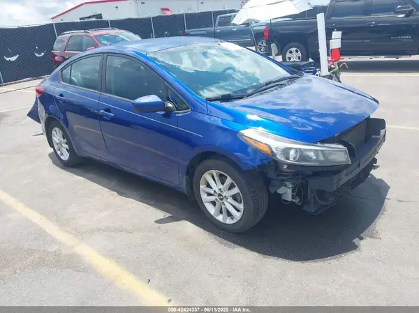 3KPFL4A75HE043031 2017 KIA FORTE - Image 1