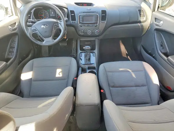 3KPFL4A75HE046334 2017 KIA FORTE - Image 8