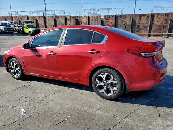 3KPFL4A75HE050996 2017 KIA FORTE - Image 2