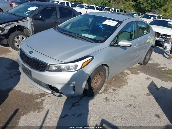 3KPFL4A75HE053543 2017 KIA FORTE - Image 2