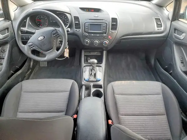 3KPFL4A75HE057429 2017 KIA FORTE - Image 8