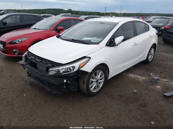3KPFL4A75HE057558 2017 KIA FORTE - Image 2