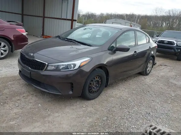 3KPFL4A75HE058192 2017 KIA FORTE - Image 2