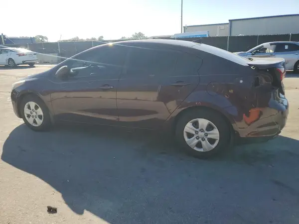 3KPFL4A75HE058239 2017 KIA FORTE - Image 2