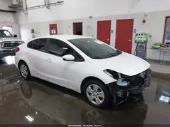 3KPFL4A75HE060122 2017 KIA FORTE