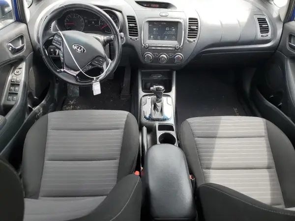 3KPFL4A75HE061822 2017 KIA FORTE - Image 8