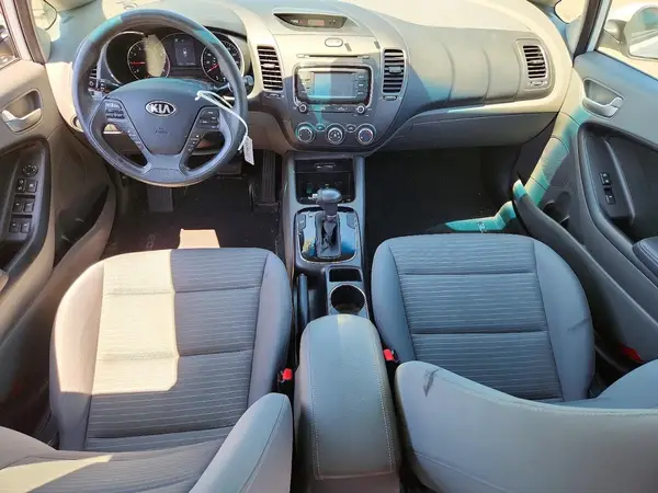 3KPFL4A75HE062890 2017 KIA FORTE - Image 8