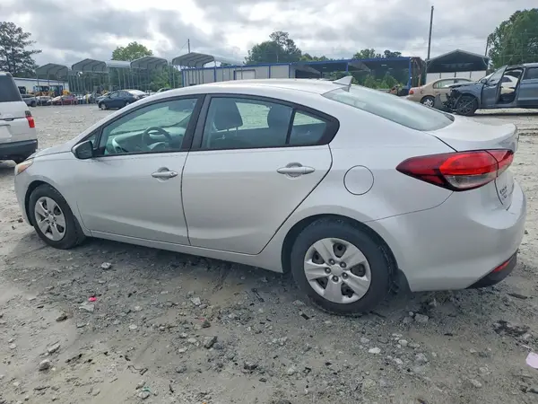3KPFL4A75HE066454 2017 KIA FORTE - Image 2