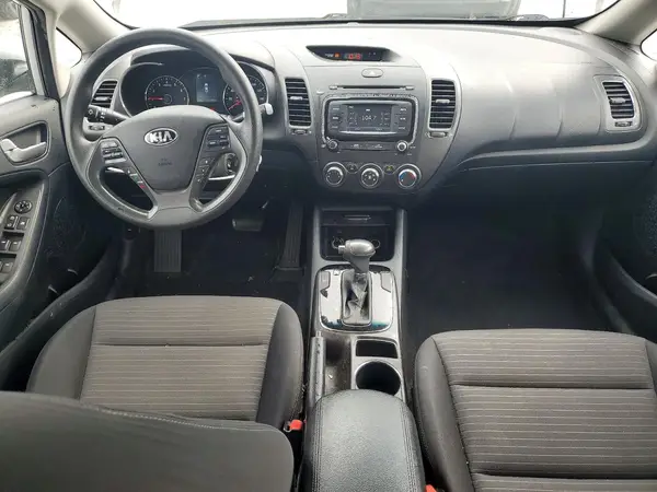 3KPFL4A75HE066454 2017 KIA FORTE - Image 8