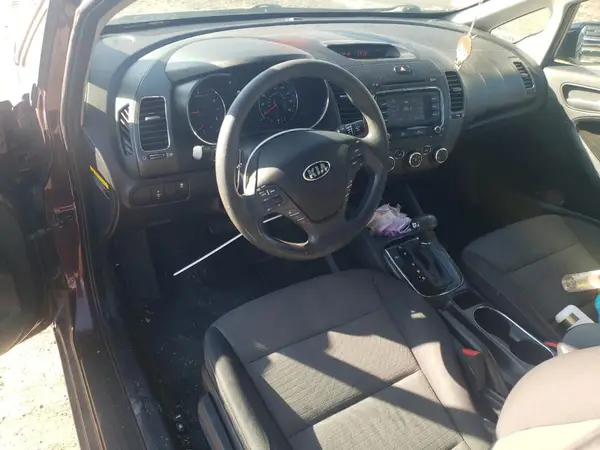 3KPFL4A75HE068978 2017 KIA FORTE - Image 8