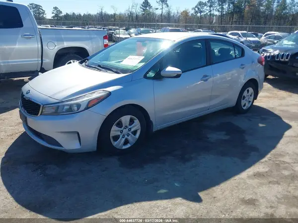 3KPFL4A75HE071041 2017 KIA FORTE - Image 2
