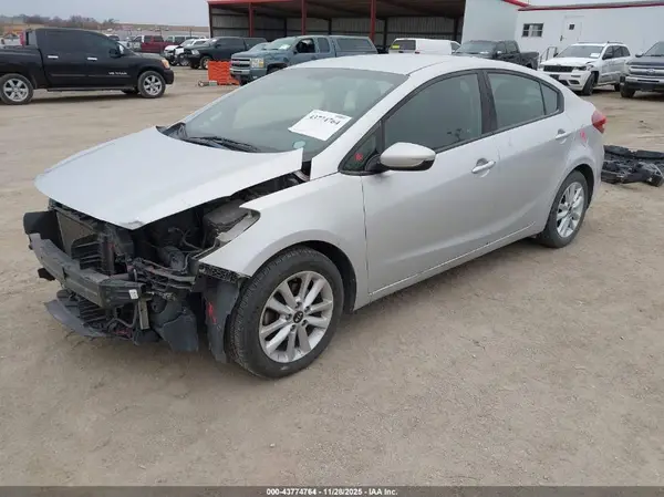 3KPFL4A75HE072013 2017 KIA FORTE - Image 2