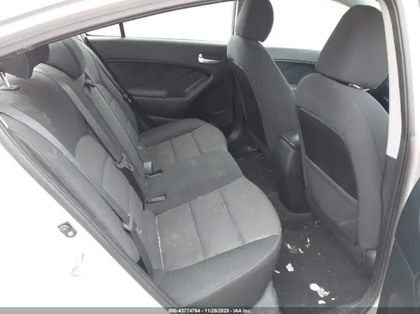 3KPFL4A75HE072013 2017 KIA FORTE - Image 8