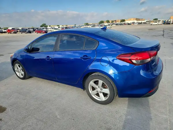 3KPFL4A75HE072965 2017 KIA FORTE - Image 2