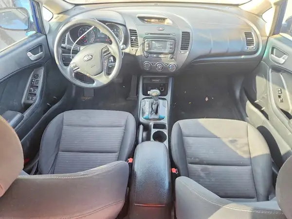 3KPFL4A75HE072965 2017 KIA FORTE - Image 8