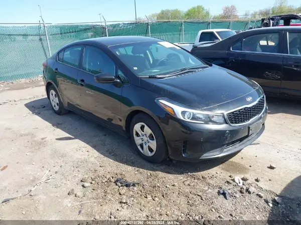 3KPFL4A75HE076322 2017 KIA FORTE - Image 1