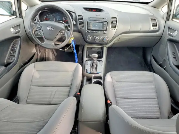 3KPFL4A75HE078135 2017 KIA FORTE - Image 8