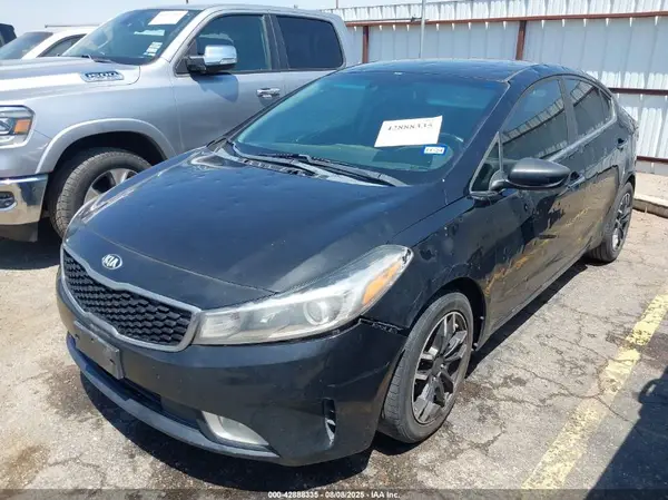 3KPFL4A75HE079043 2017 KIA FORTE - Image 2