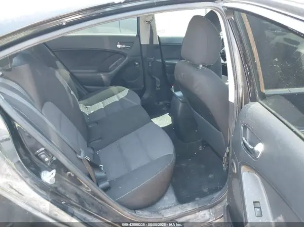 3KPFL4A75HE079043 2017 KIA FORTE - Image 8