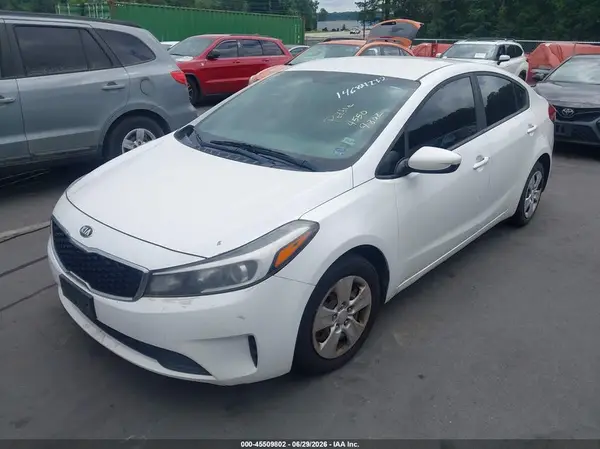 3KPFL4A75HE084579 2017 KIA FORTE - Image 2
