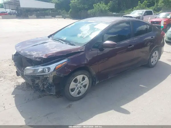 3KPFL4A75HE086557 2017 KIA FORTE - Image 2