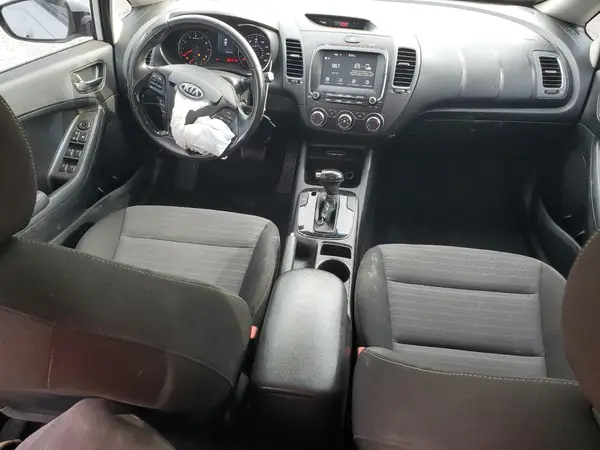 3KPFL4A75HE092746 2017 KIA FORTE - Image 8