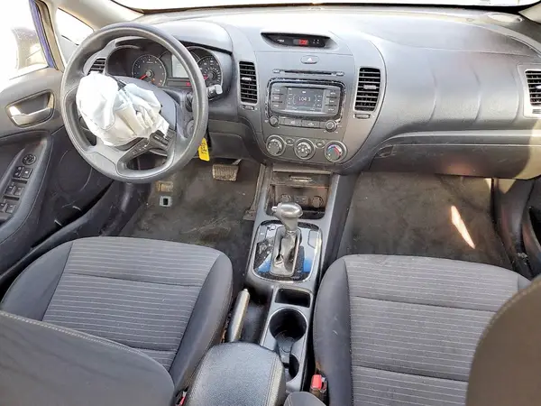 3KPFL4A75HE096862 2017 KIA FORTE - Image 8