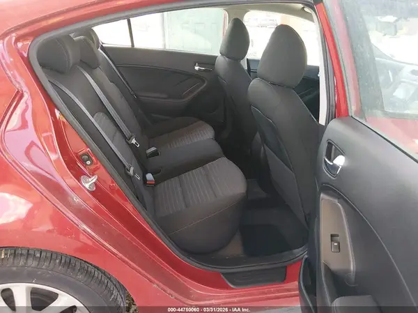 3KPFL4A75HE098207 2017 KIA FORTE - Image 8