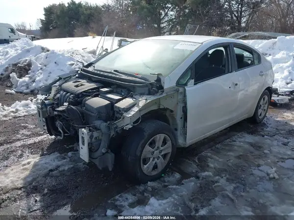3KPFL4A75HE100344 2017 KIA FORTE - Image 2