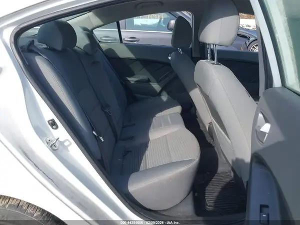 3KPFL4A75HE100344 2017 KIA FORTE - Image 8