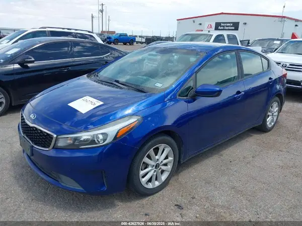 3KPFL4A75HE100408 2017 KIA FORTE - Image 2