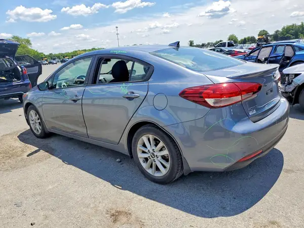 3KPFL4A75HE100618 2017 KIA FORTE - Image 2