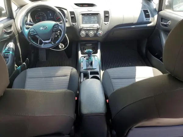 3KPFL4A75HE100618 2017 KIA FORTE - Image 8