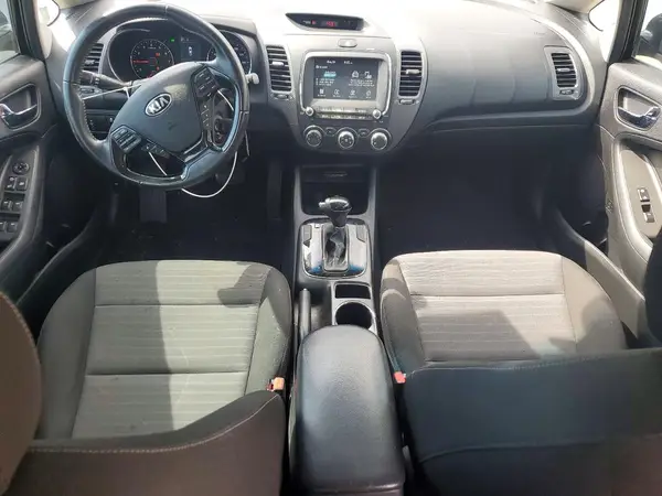 3KPFL4A75HE103941 2017 KIA FORTE - Image 8
