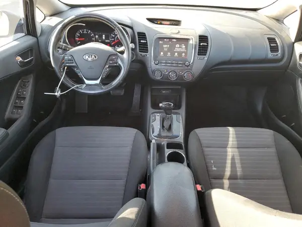 3KPFL4A75HE105723 2017 KIA FORTE - Image 8