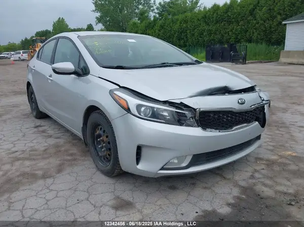 3KPFL4A75HE106046 2017 KIA FORTE - Image 1
