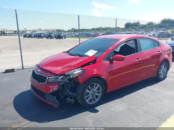 3KPFL4A75HE108041 2017 KIA FORTE - Image 2