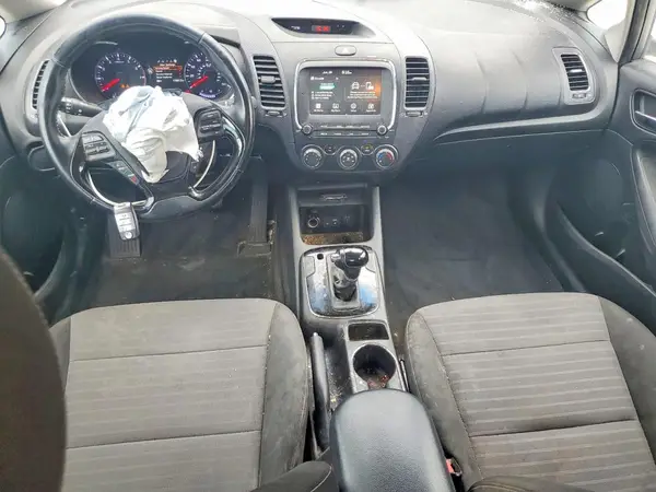 3KPFL4A75HE108394 2017 KIA FORTE - Image 8